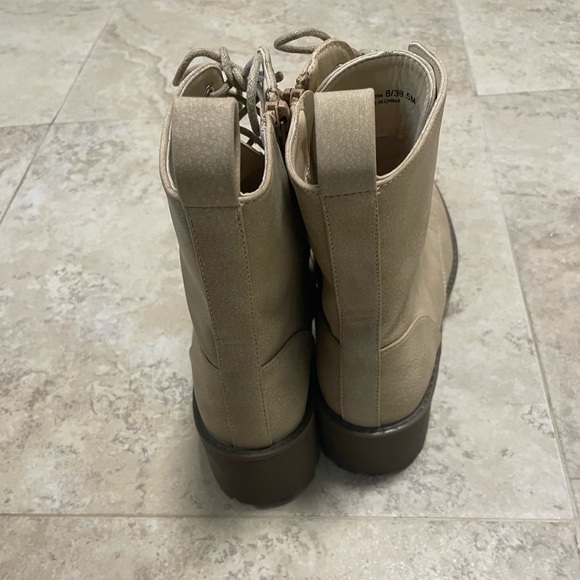 Dirty Laundry Mazzy Lace-Up Boot in Beige Color. Size 8 - Picture 6 of 11